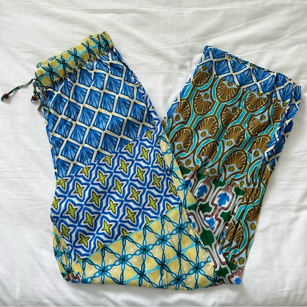 Zara Flowy Patterned Pants